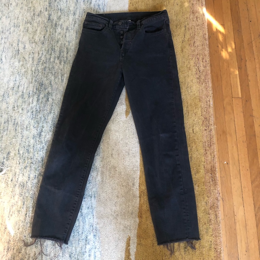 Black Levi’s wedgie fit denim